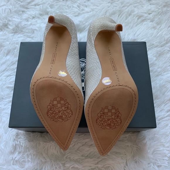 Vince Camuto Kain Pointed Toe Pump - Picture 6 of 7